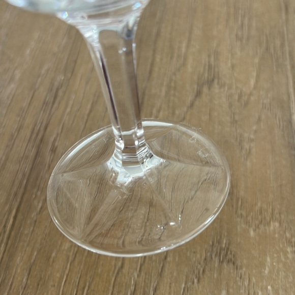 Vintage Crystal Wine Glass in Excellent Vintage Condition - Picture 4 of 6
